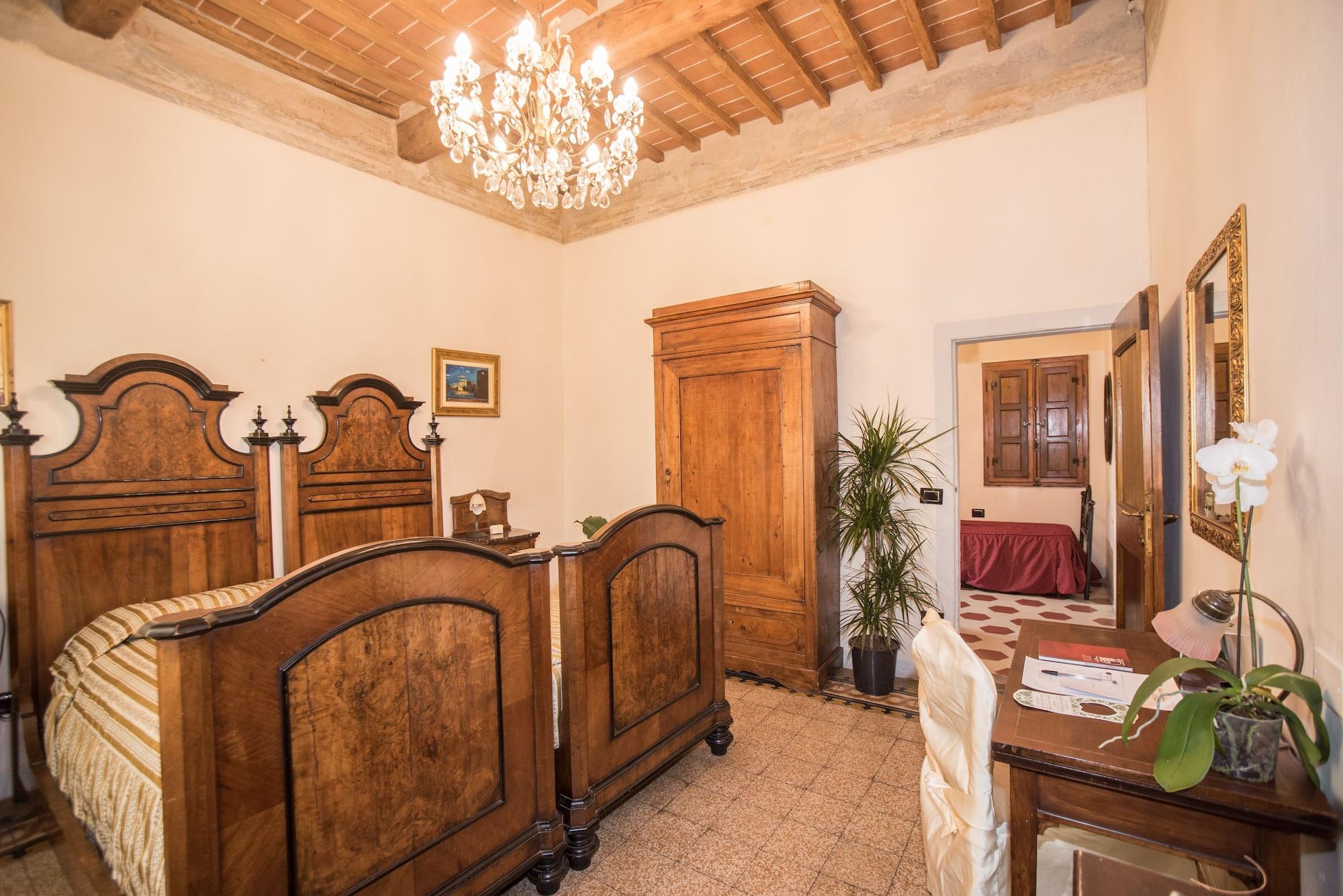 Relais Centro Storico Residenza D'epoca Bed & Breakfast 2*