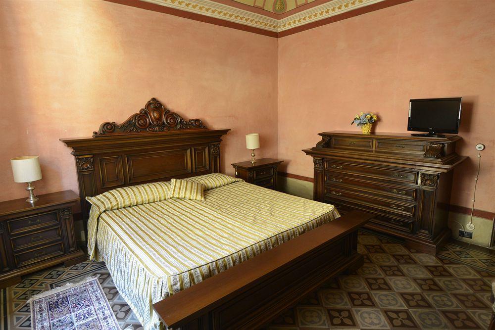 Relais Centro Storico Residenza D'epoca Bed & Breakfast 2*