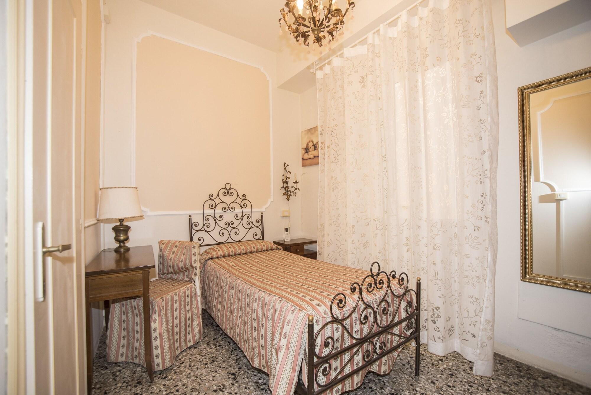 Centro Storico Couette-café 2*